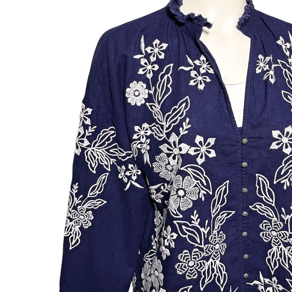 Pilcro Tavi Embroidered Linen Blend Blouse Navy Floral Ruffle Neck Size Large - Picture 5 of 11